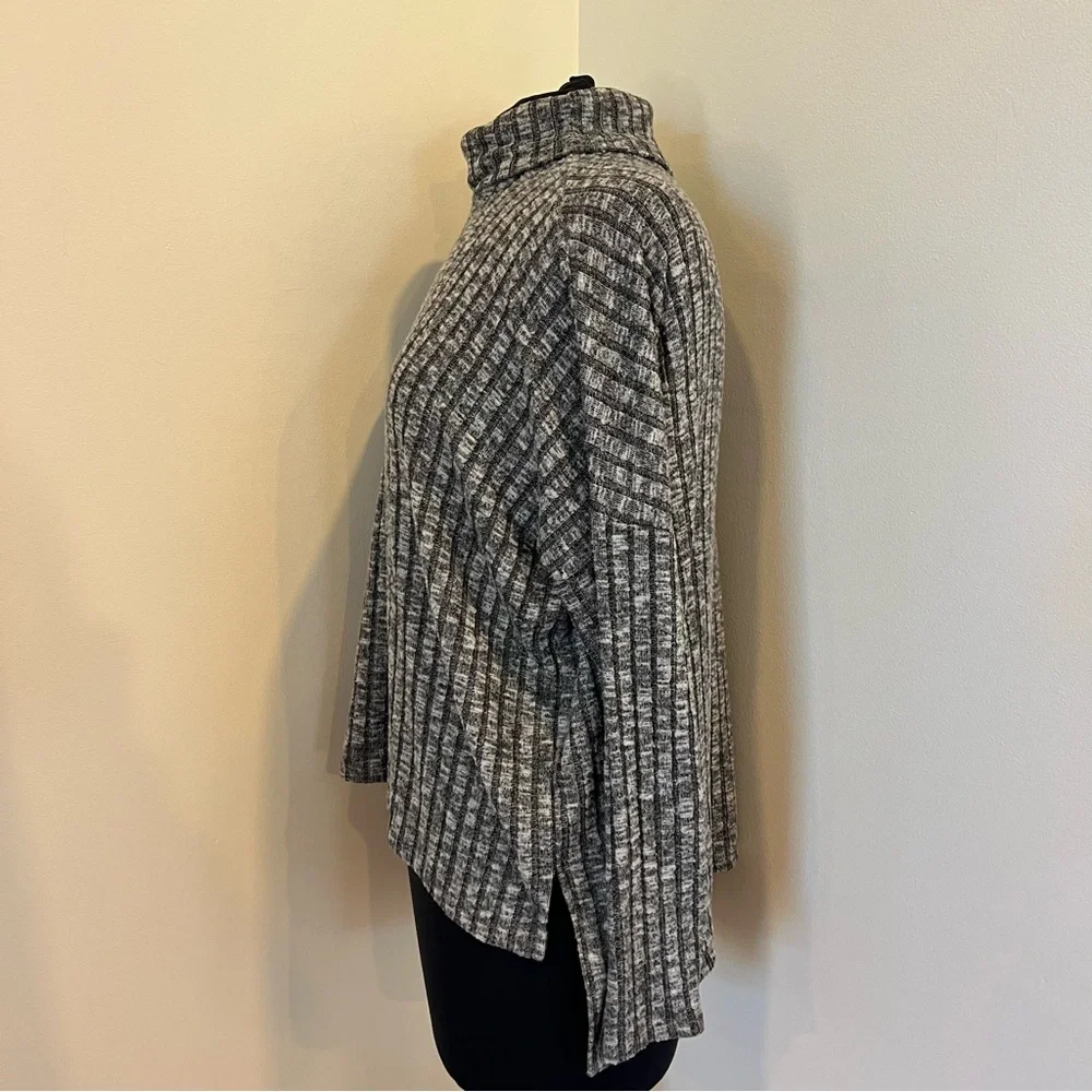 AE American eagle mock neck ribbed sweater top